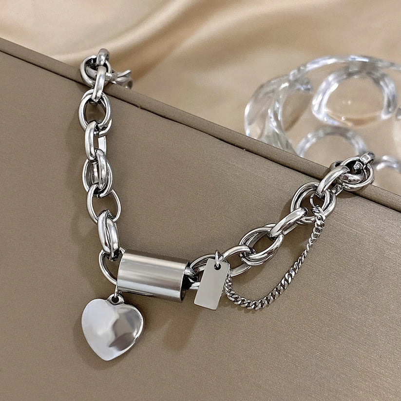 Bracciale spesso a cuore in oro