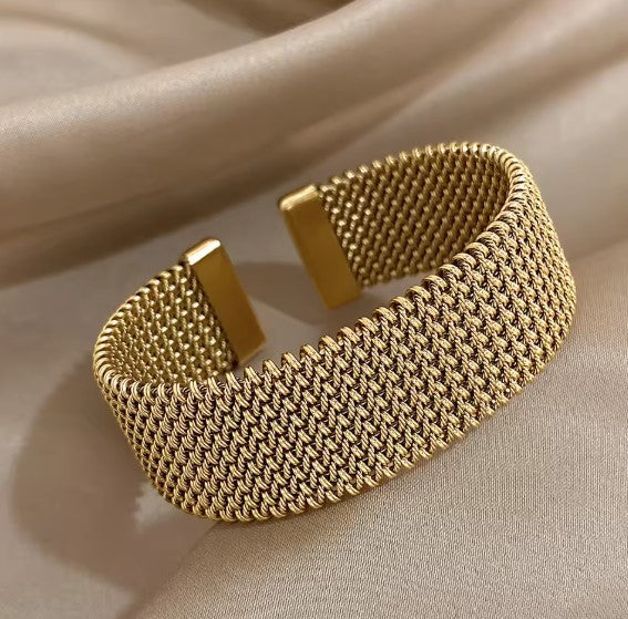 Bracciale intrecciato elegante a rete con design aperto