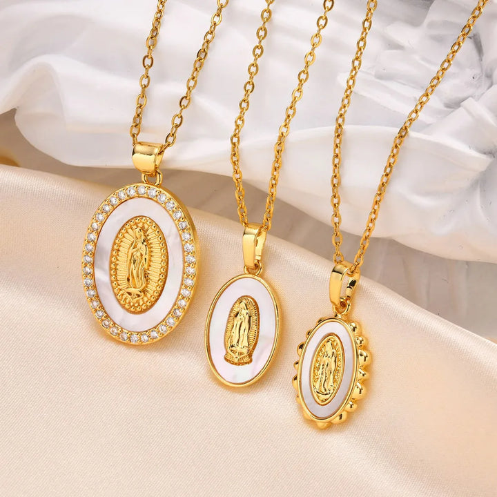 Collana con Ciondolo Ovale della Madonna in Oro