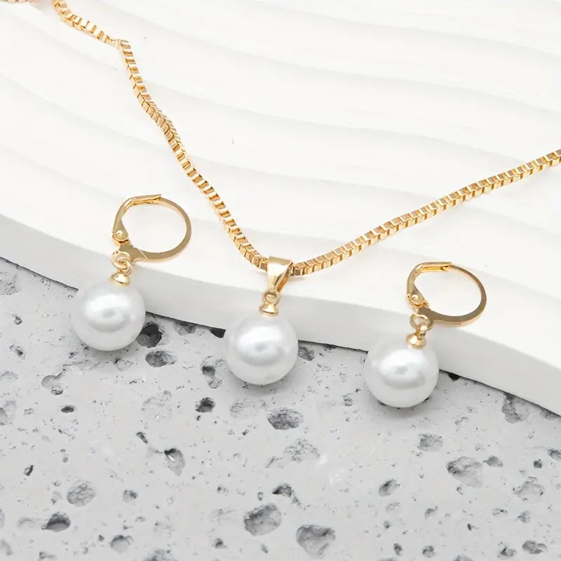 Set di gioielli eleganti con perle